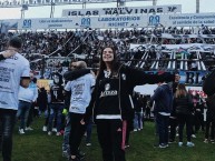 Hincha - Tribunera - Chica - Fanatica de la Barra: La Peste Blanca • Club: All Boys