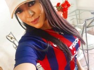 Hincha - Tribunera - Chica - Fanatica de la Barra: La Plaza y Comando • Club: Cerro Porteño