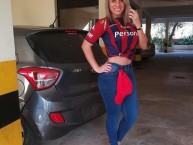 Hincha - Tribunera - Chica - Fanatica de la Barra: La Plaza y Comando • Club: Cerro Porteño