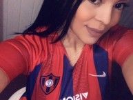 Hincha - Tribunera - Chica - Fanatica de la Barra: La Plaza y Comando • Club: Cerro Porteño