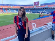 Hincha - Tribunera - Chica - Fanatica de la Barra: La Plaza y Comando • Club: Cerro Porteño