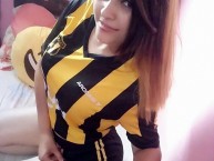 Hincha - Tribunera - Chica - Fanatica de la Barra: La Raza Aurinegra • Club: Guaraní de Asunción