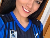 Hincha - Tribunera - Chica - Fanatica de la Barra: La Resistencia Albiazul • Club: Querétaro