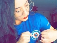 Hincha - Tribunera - Chica - Fanatica de la Barra: La Sangre Azul • Club: Cruz Azul