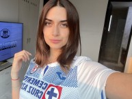 Hincha - Tribunera - Chica - Fanatica de la Barra: La Sangre Azul • Club: Cruz Azul