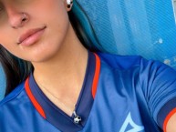 Hincha - Tribunera - Chica - Fanatica de la Barra: La Sangre Azul • Club: Cruz Azul