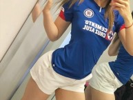 Hincha - Tribunera - Chica - Fanatica de la Barra: La Sangre Azul • Club: Cruz Azul