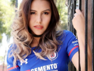 Hincha - Tribunera - Chica - Fanatica de la Barra: La Sangre Azul • Club: Cruz Azul • País: México