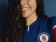 Hincha - Tribunera - Chica - Fanatica de la Barra: La Sangre Azul • Club: Cruz Azul