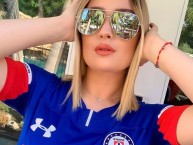 Hincha - Tribunera - Chica - Fanatica de la Barra: La Sangre Azul • Club: Cruz Azul