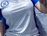 Hincha - Tribunera - Chica - Fanatica de la Barra: La Sangre Azul • Club: Cruz Azul