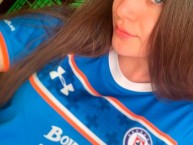 Hincha - Tribunera - Chica - Fanatica de la Barra: La Sangre Azul • Club: Cruz Azul