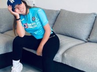 Hincha - Tribunera - Chica - Fanatica de la Barra: La Sangre Azul • Club: Cruz Azul