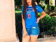 Hincha - Tribunera - Chica - Fanatica de la Barra: La Sangre Azul • Club: Cruz Azul