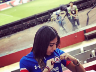 Hincha - Tribunera - Chica - Fanatica de la Barra: La Sangre Azul • Club: Cruz Azul