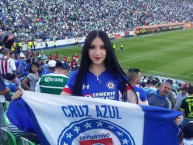 Hincha - Tribunera - Chica - Fanatica de la Barra: La Sangre Azul • Club: Cruz Azul