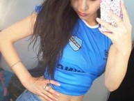 Hincha - Tribunera - Chica - Fanatica de la Barra: La Vieja Escuela • Club: Bolívar