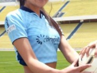 Hincha - Tribunera - Chica - Fanatica de la Barra: La Vieja Escuela • Club: Bolívar