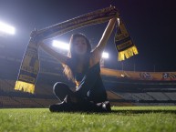 Hincha - Tribunera - Chica - Fanatica de la Barra: Libres y Lokos • Club: Tigres