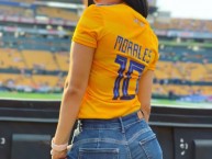 Hincha - Tribunera - Chica - Fanatica de la Barra: Libres y Lokos • Club: Tigres • País: México