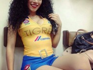 Hincha - Tribunera - Chica - Fanatica de la Barra: Libres y Lokos • Club: Tigres