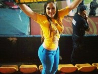 Hincha - Tribunera - Chica - Fanatica de la Barra: Libres y Lokos • Club: Tigres