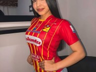 Hincha - Tribunera - Chica - Fanatica de la Barra: Lobo Sur • Club: Pereira