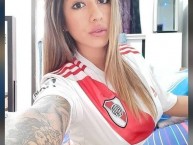 Hincha - Tribunera - Chica - Fanatica de la Barra: Los Borrachos del Tablón • Club: River Plate