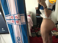 Hincha - Tribunera - Chica - Fanatica de la Barra: Los Cruzados • Club: Universidad Católica