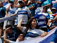 Hincha - Tribunera - Chica - Fanatica de la Barra: Los Cruzados • Club: Universidad Católica • País: Chile