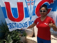 Hincha - Tribunera - Chica - Fanatica de la Barra: Los Cruzados • Club: Universidad Católica