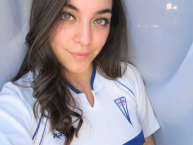 Hincha - Tribunera - Chica - Fanatica de la Barra: Los Cruzados • Club: Universidad Católica