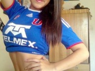 Hincha - Tribunera - Chica - Fanatica de la Barra: Los de Abajo • Club: Universidad de Chile - La U