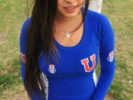 Hincha - Tribunera - Chica - Fanatica de la Barra: Los de Abajo • Club: Universidad de Chile - La U