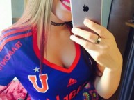 Hincha - Tribunera - Chica - Fanatica de la Barra: Los de Abajo • Club: Universidad de Chile - La U