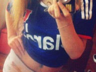 Hincha - Tribunera - Chica - Fanatica de la Barra: Los de Abajo • Club: Universidad de Chile - La U