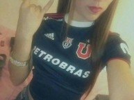 Hincha - Tribunera - Chica - Fanatica de la Barra: Los de Abajo • Club: Universidad de Chile - La U