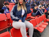 Hincha - Tribunera - Chica - Fanatica de la Barra: Los de Abajo • Club: Universidad de Chile - La U