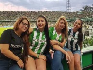 Hincha - Tribunera - Chica - Fanatica de la Barra: Los del Sur • Club: Atlético Nacional