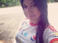 Hincha - Tribunera - Chica - Fanatica de la Barra: Los Demonios Rojos • Club: Caracas