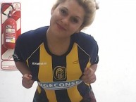 Hincha - Tribunera - Chica - Fanatica de la Barra: Los Guerreros • Club: Rosario Central