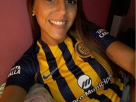 Hincha - Tribunera - Chica - Fanatica de la Barra: Los Guerreros • Club: Rosario Central