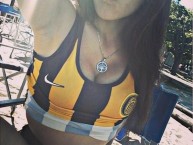 Hincha - Tribunera - Chica - Fanatica de la Barra: Los Guerreros • Club: Rosario Central