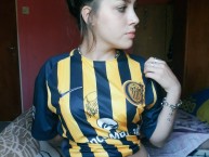 Hincha - Tribunera - Chica - Fanatica de la Barra: Los Guerreros • Club: Rosario Central