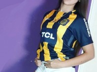 Hincha - Tribunera - Chica - Fanatica de la Barra: Los Guerreros • Club: Rosario Central