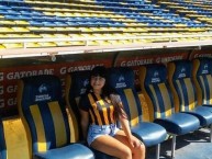 Hincha - Tribunera - Chica - Fanatica de la Barra: Los Guerreros • Club: Rosario Central