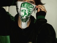 Hincha - Tribunera - Chica - Fanatica de la Barra: Los Lokos de Arriba • Club: León