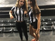 Hincha - Tribunera - Chica - Fanatica de la Barra: Loucos pelo Botafogo • Club: Botafogo • País: Brasil