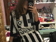 Hincha - Tribunera - Chica - Fanatica de la Barra: Loucos pelo Botafogo • Club: Botafogo • País: Brasil