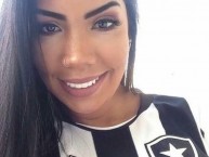 Hincha - Tribunera - Chica - Fanatica de la Barra: Loucos pelo Botafogo • Club: Botafogo • País: Brasil